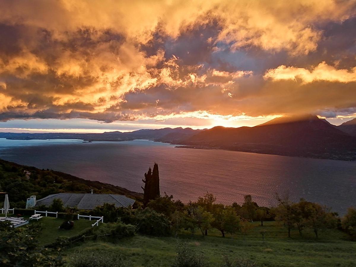 Beb Da Paolo Con Vista Lago San Zeno di Montagna Dış mekan fotoğraf